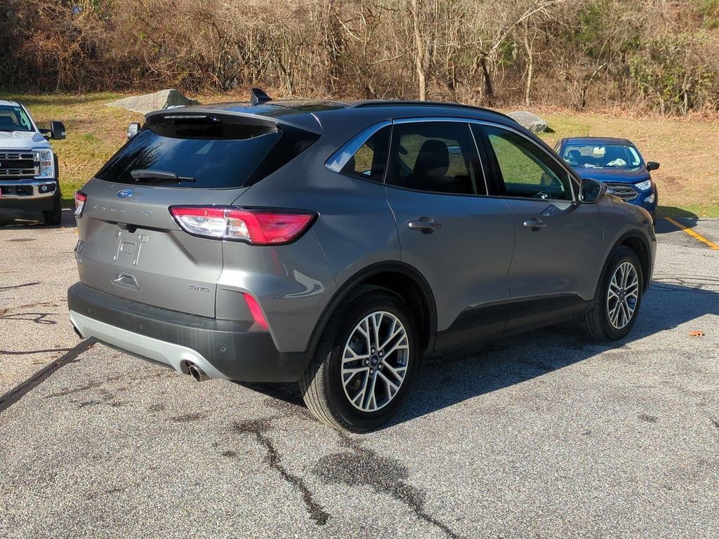2022 Ford Escape SEL photo 3