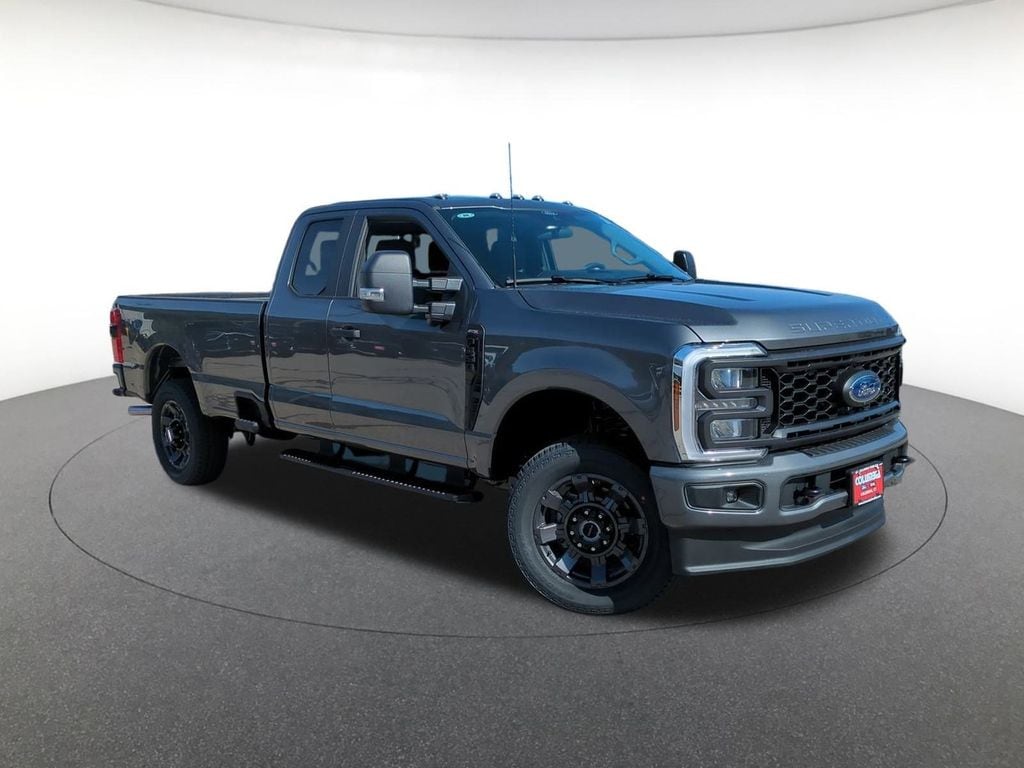 2025 Ford F-350 Super Duty XL's photo