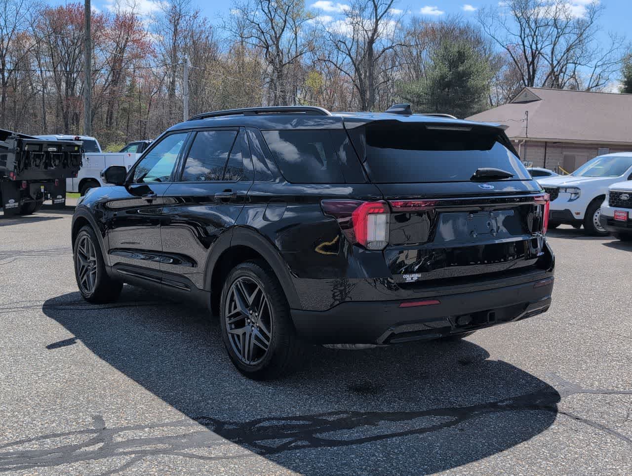 2025 Ford Explorer ST-Line photo 4