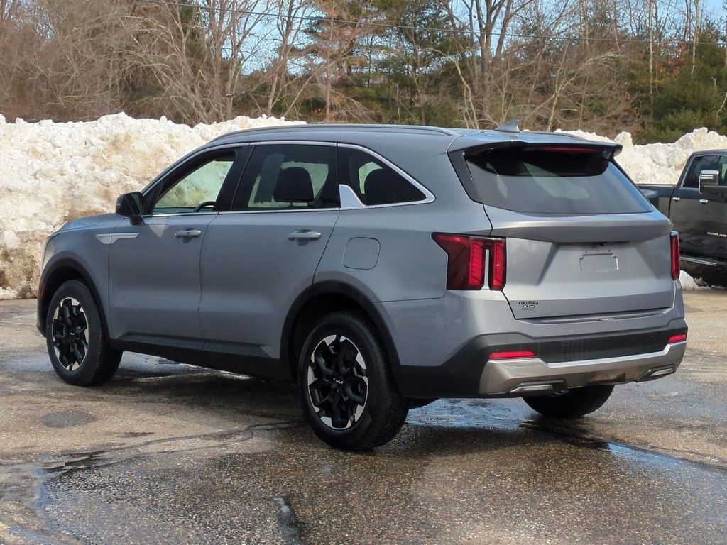 2024 Kia Sorento S photo 6