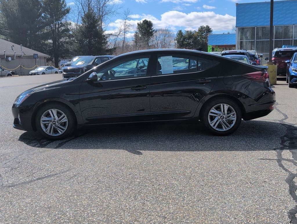 2020 Hyundai Elantra SEL photo 6