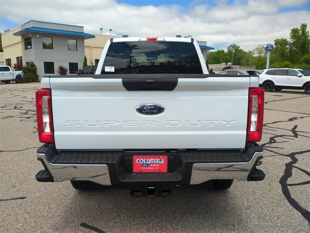 2025 Ford F-350 XLT photo 4