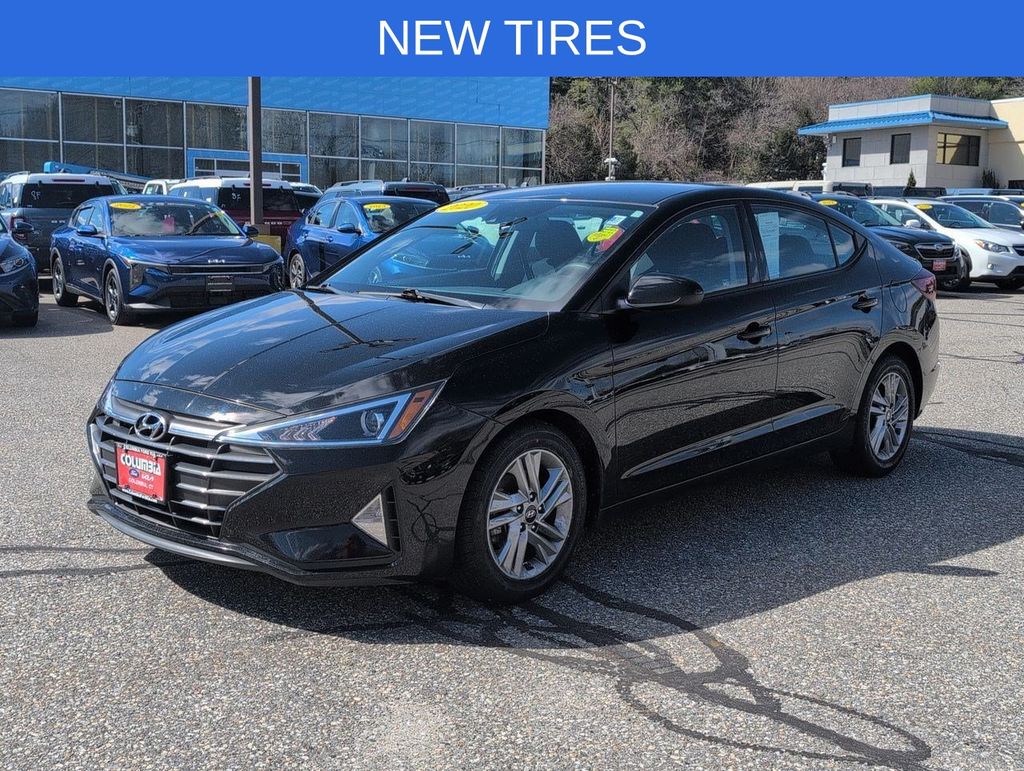 2020 Hyundai Elantra SEL photo 3