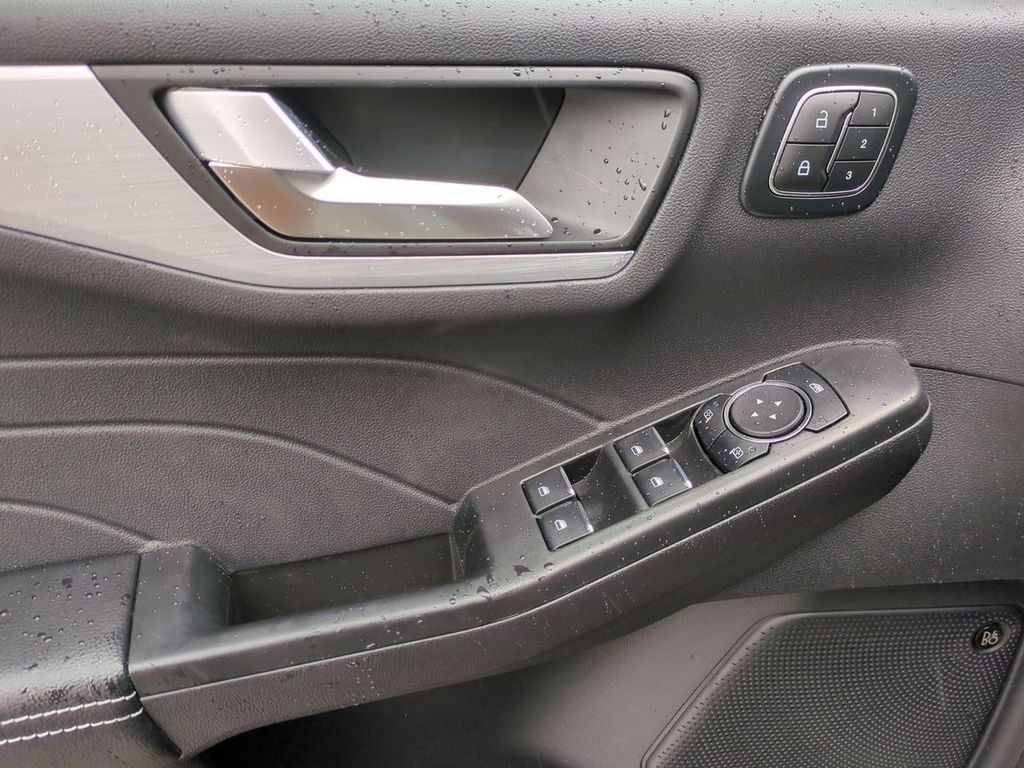 2025 Ford Escape Plug-in hybrid PHEV - Photo 21