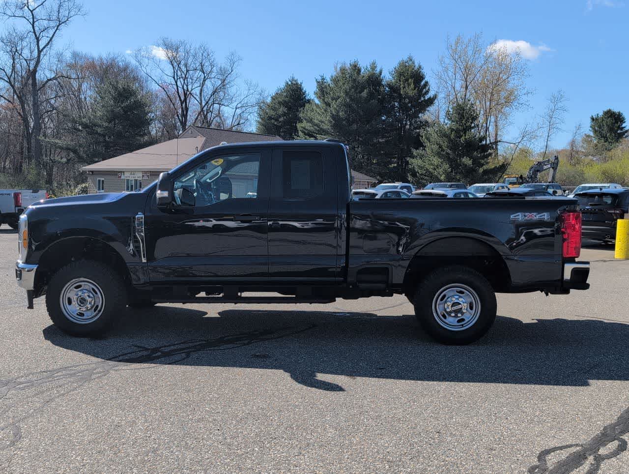 2023 Ford F-350 XL photo 5