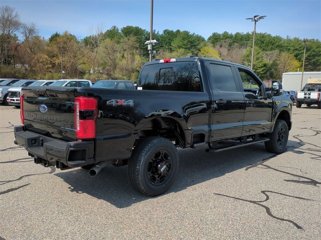2025 Ford F-350 XL photo 3
