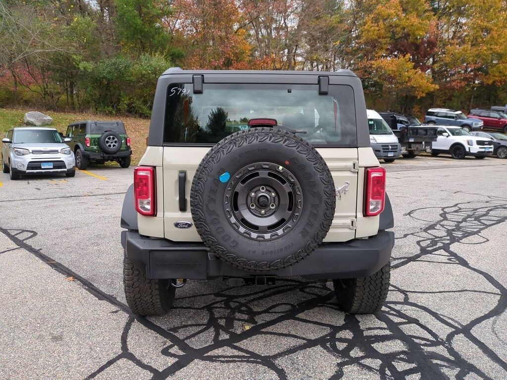 New 2025 Ford Bronco Base SUV