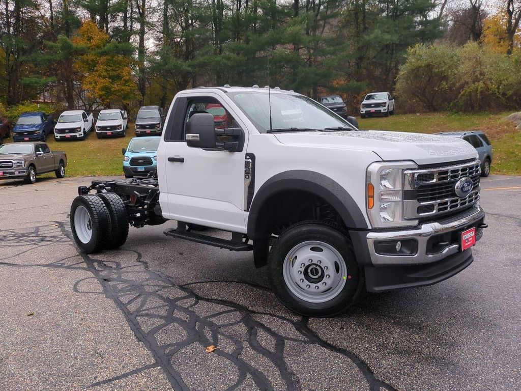 2026 Ford F-550 Super Duty Chassis Cab XL's photo