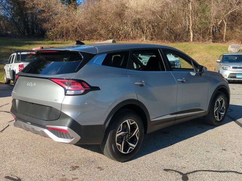 2023 Kia Sportage LX photo 3