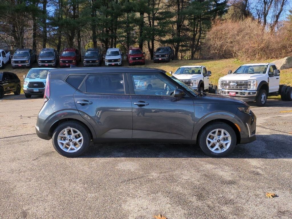 Used 2024 Kia Soul LX Hatchback