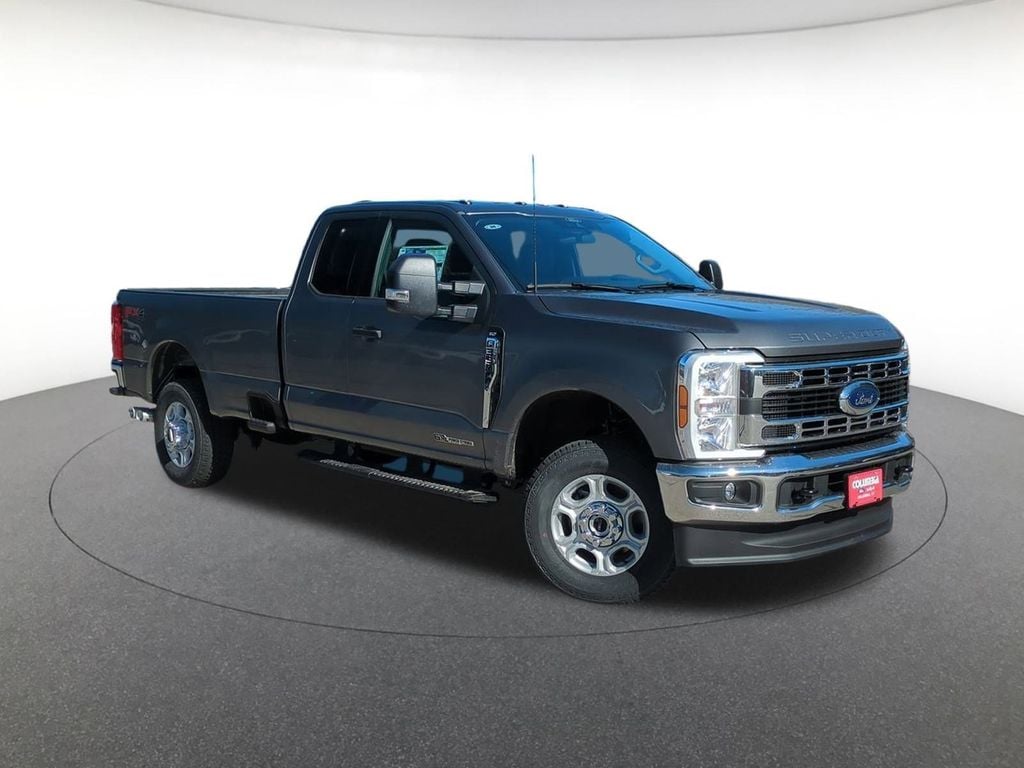 2025 Ford F-350 Super Duty XLT's photo