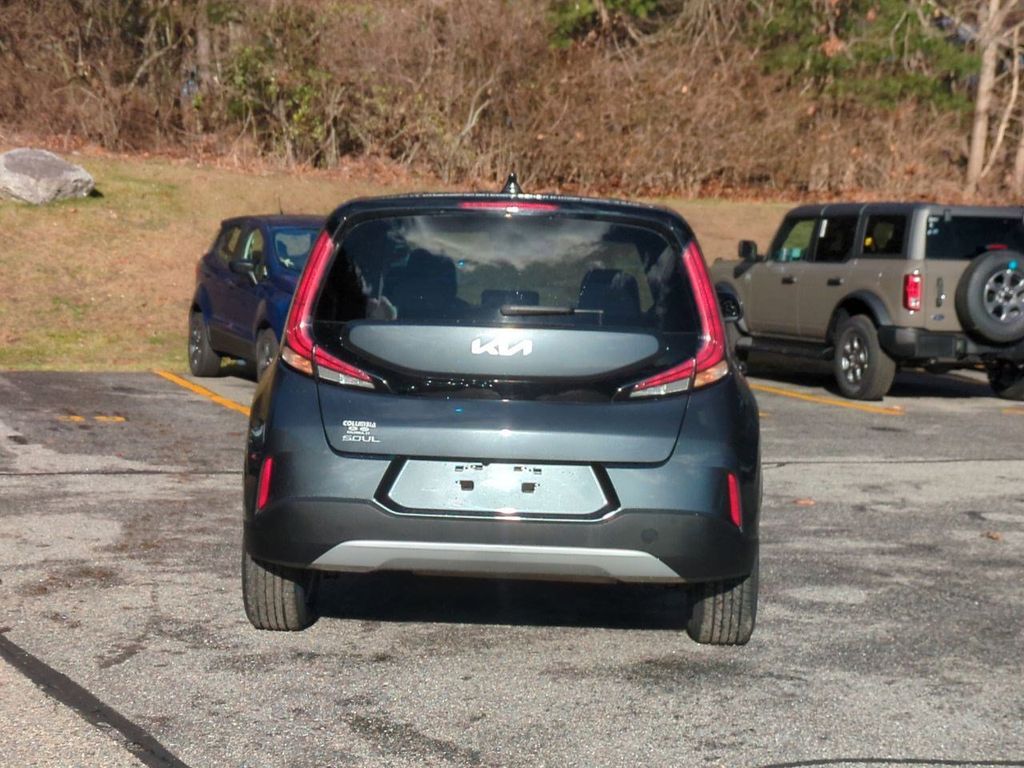 2024 Kia Soul LX photo 3