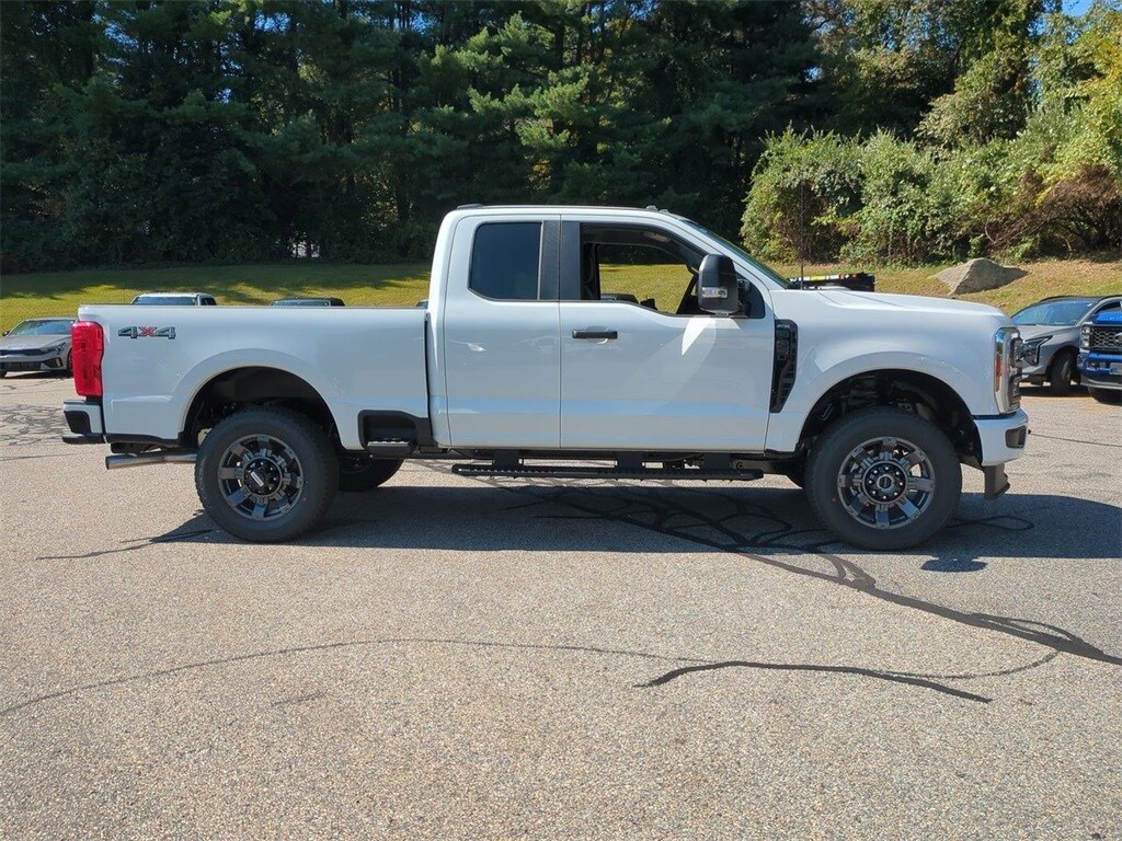 2026 Ford F-350 XL photo 2