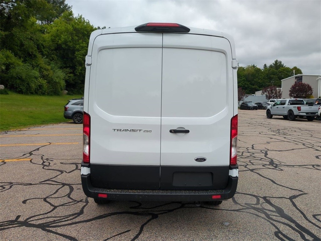 2025 Ford Transit Cargo Van photo 4