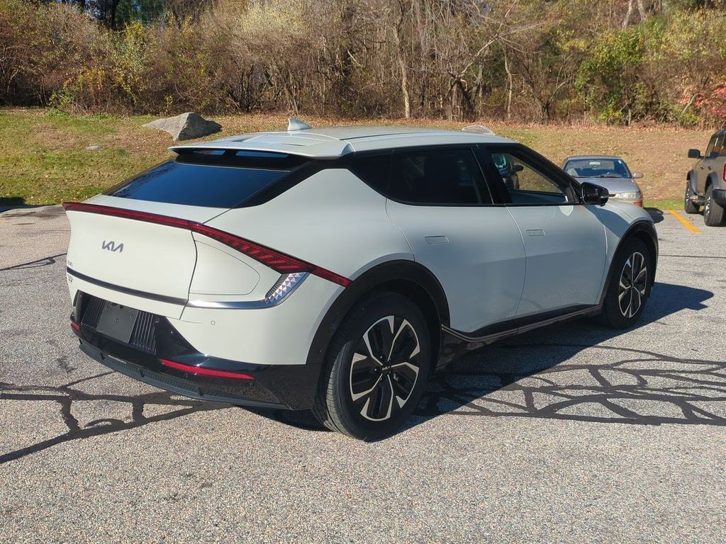 2023 Kia EV6 Wind photo 3