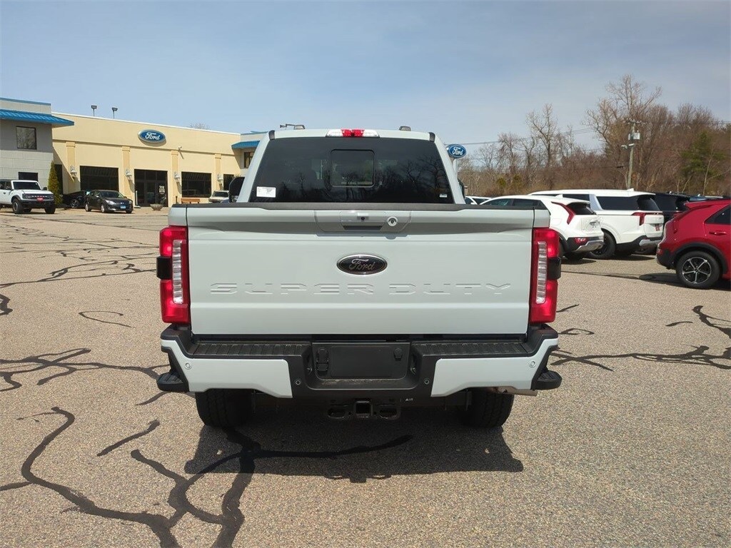 2025 Ford F-350 XLT photo 4