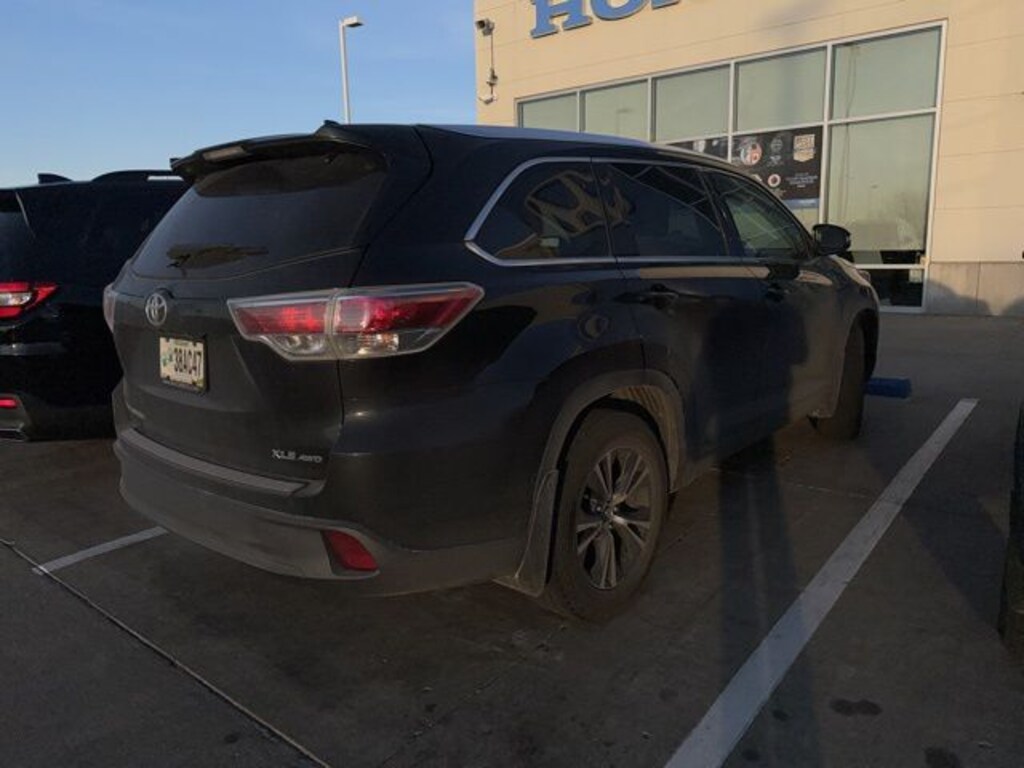 Used 2016 Toyota Highlander XLE V6 SUV