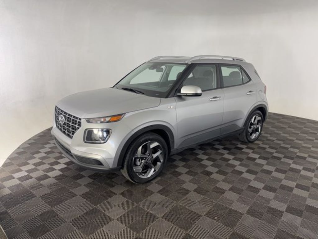 Used 2025 Hyundai Venue SEL SUV