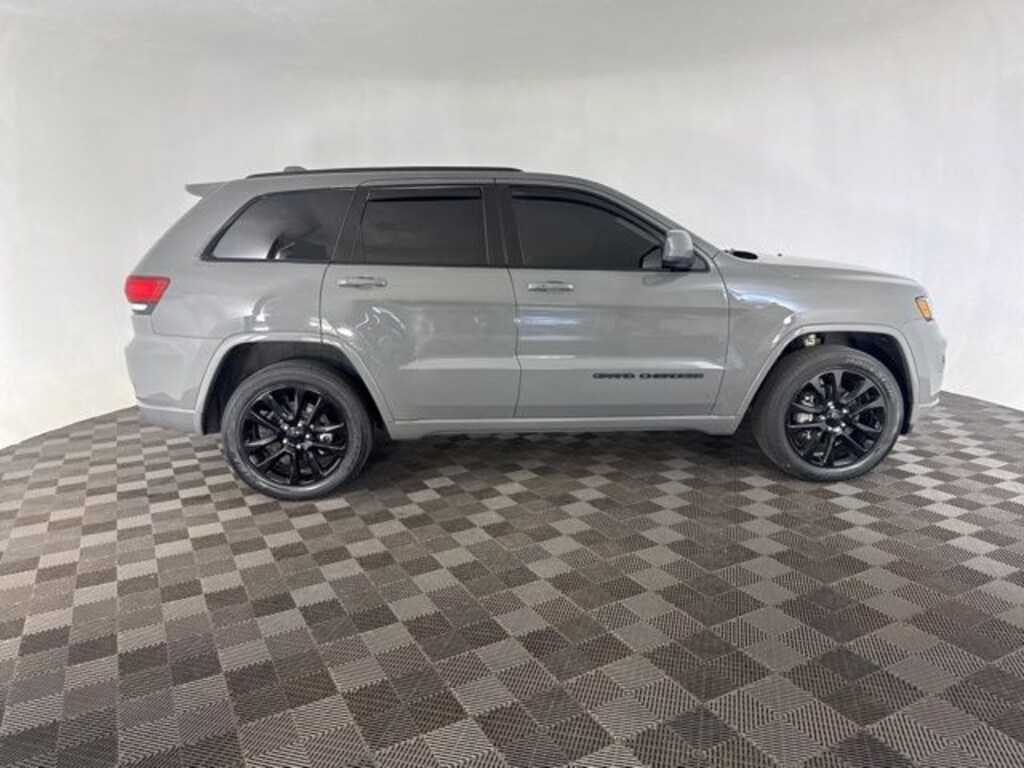 Used 2020 Jeep Grand Cherokee Altitude SUV