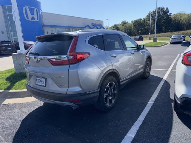 2019 Honda CR-V Touring photo 3