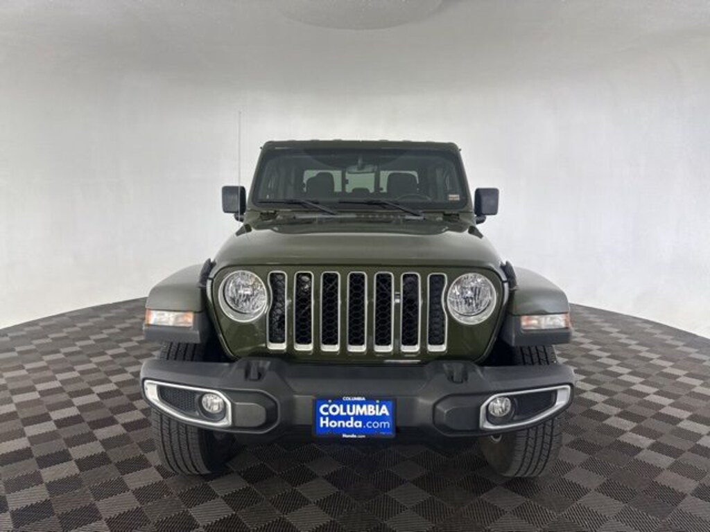 Used 2022 Jeep Gladiator Overland Truck