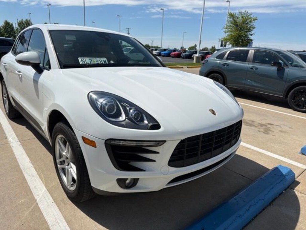 Used 2018 Porsche Macan Base SUV