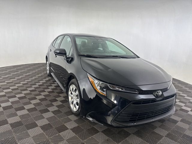2025 Toyota Corolla LE photo 2