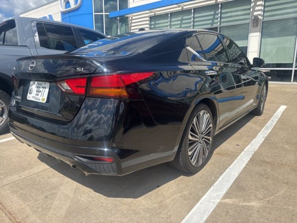 Used 2023 Nissan Altima 2.5 SL Sedan