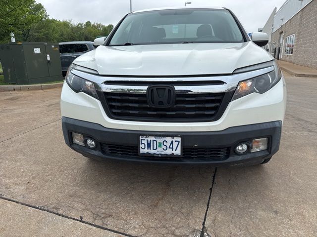 2017 Honda Ridgeline RTL photo 2