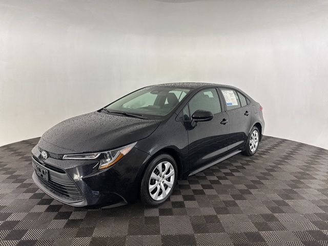 2024 Toyota Corolla LE photo 3