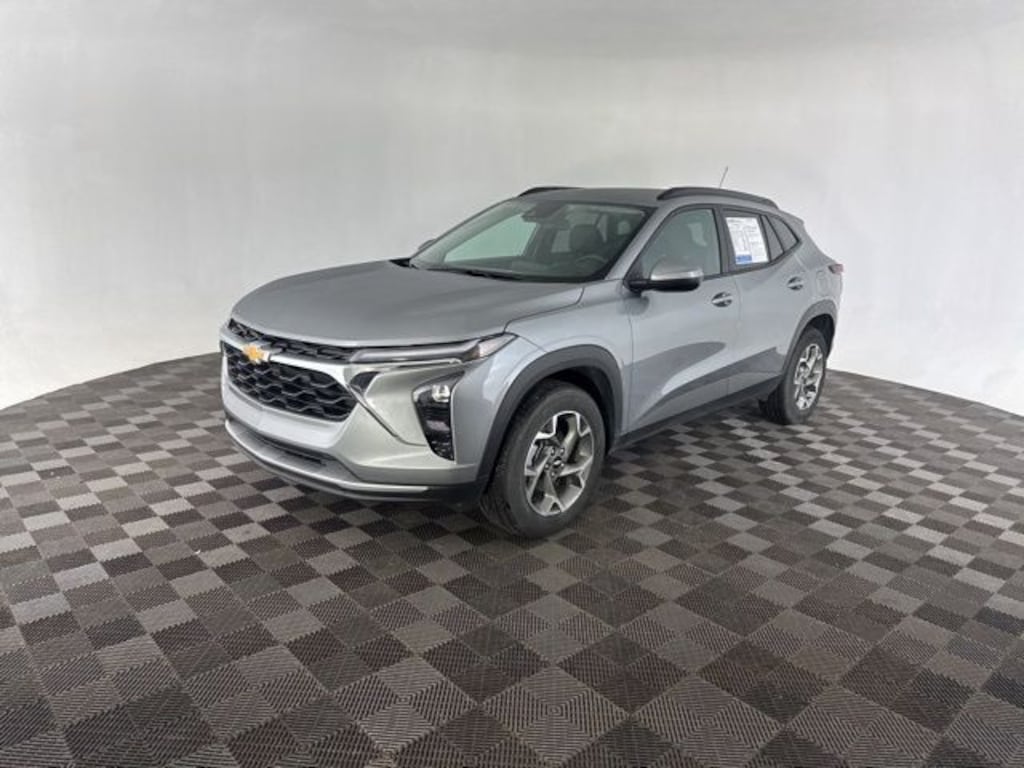 Used 2025 Chevrolet Trax LT SUV