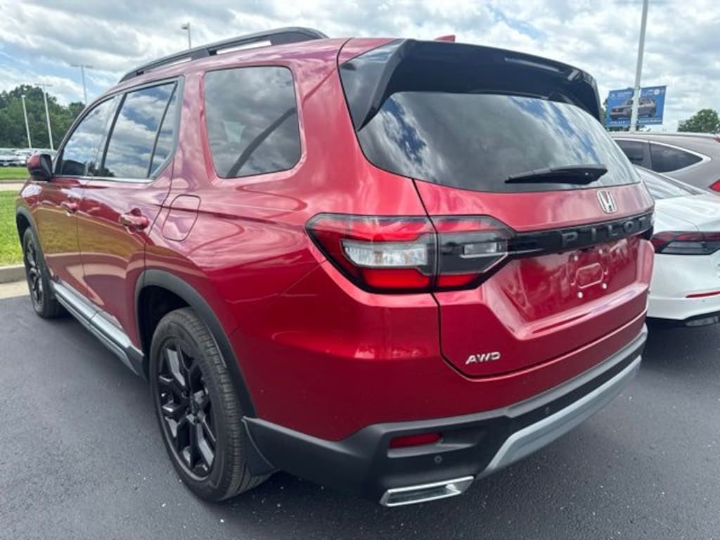 Used 2025 Honda Pilot Touring SUV