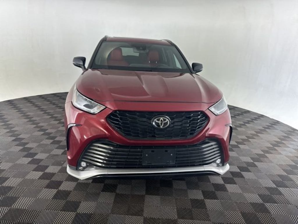 Used Ruby Flare Pearl 2021 Toyota Highlander for Sale in Columbia, MO