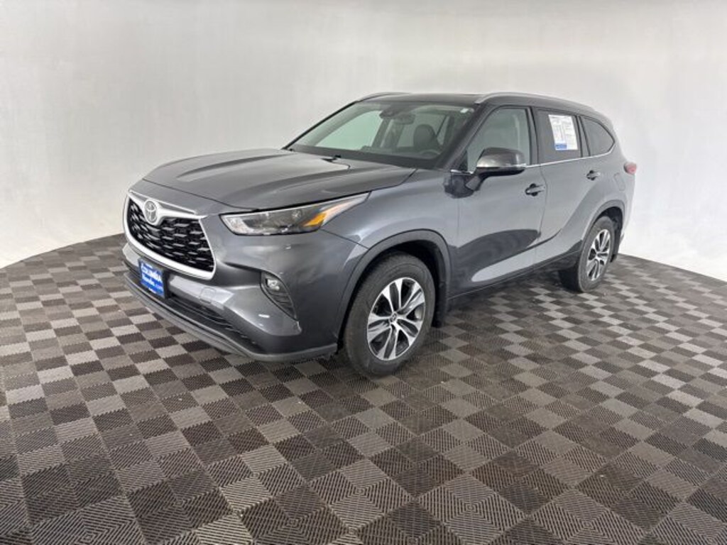 Used 2022 Toyota Highlander XLE SUV