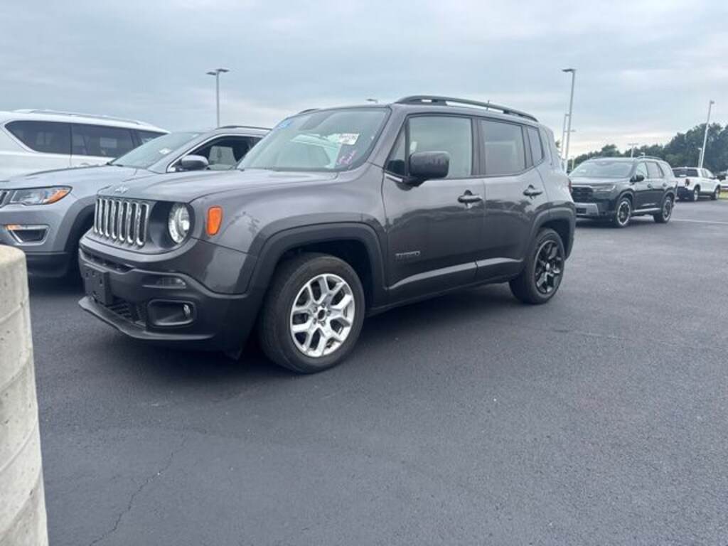 Used 2018 Jeep Renegade Latitude SUV