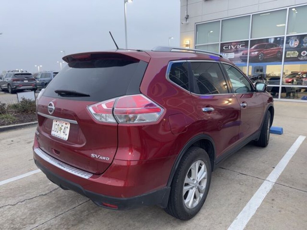 Used 2016 Nissan Rogue SV SUV