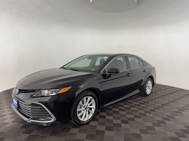 2024 Toyota Camry LE photo 3