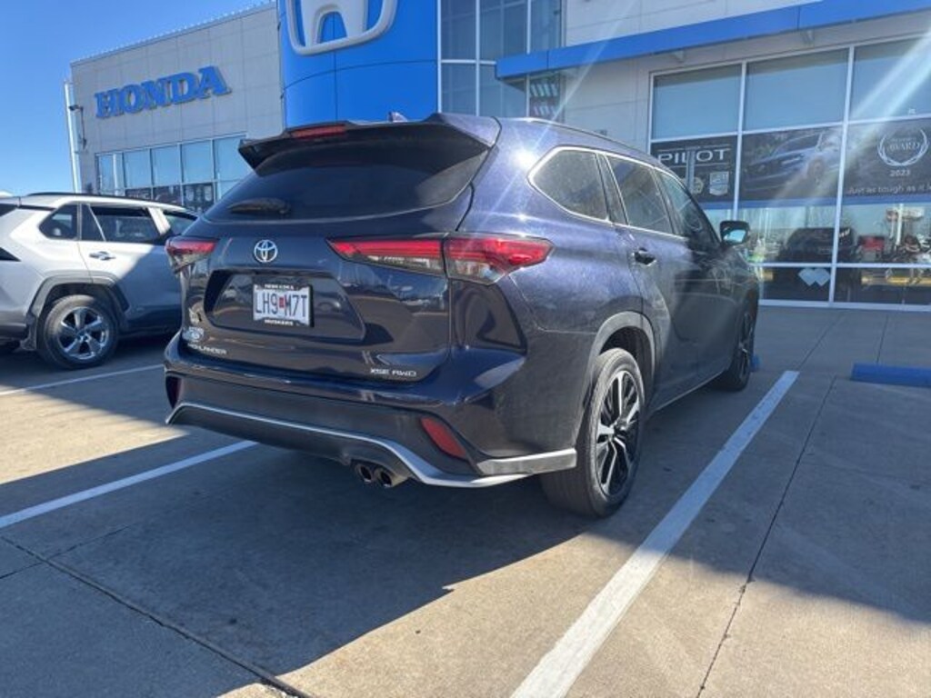 Used 2021 Toyota Highlander XSE SUV