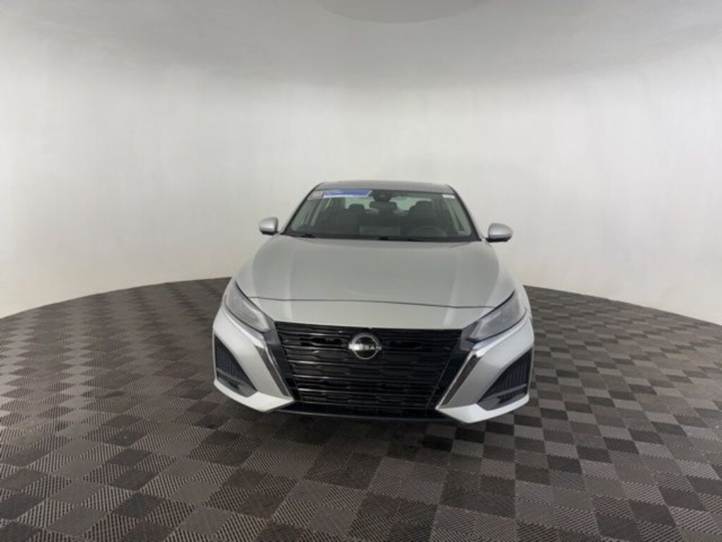 Used 2023 Nissan Altima 2.5 SL Sedan