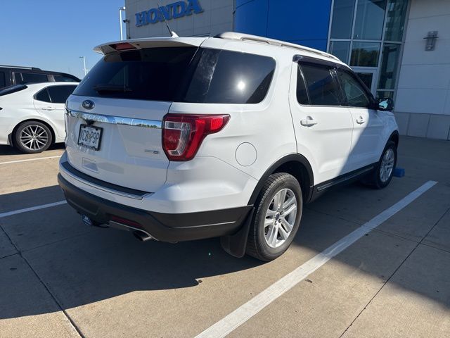 2018 Ford Explorer XLT photo 3