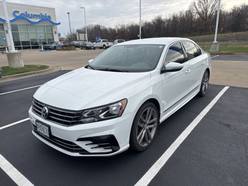 Used 2016 Volkswagen Passat 1.8T R-Line Sedan