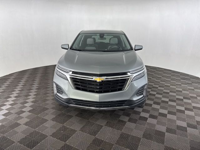 2023 Chevrolet Equinox LT photo 2