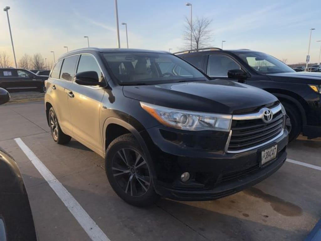 Used 2016 Toyota Highlander XLE V6 SUV