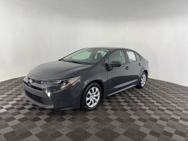 2025 Toyota Corolla LE photo 3