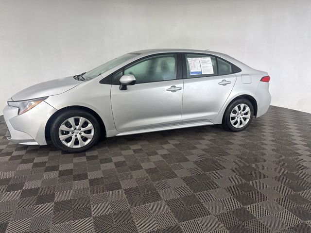 2024 Toyota Corolla LE photo 3