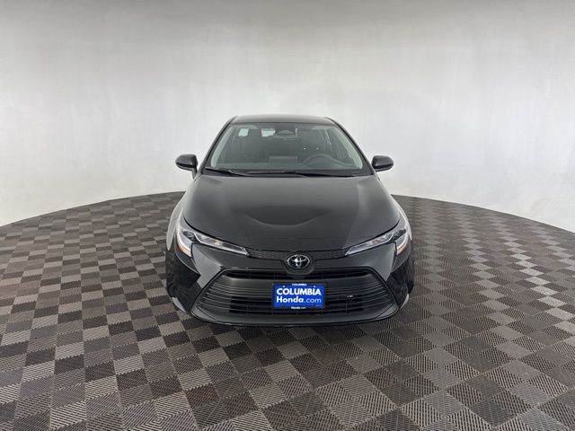 2025 Toyota Corolla LE photo 2