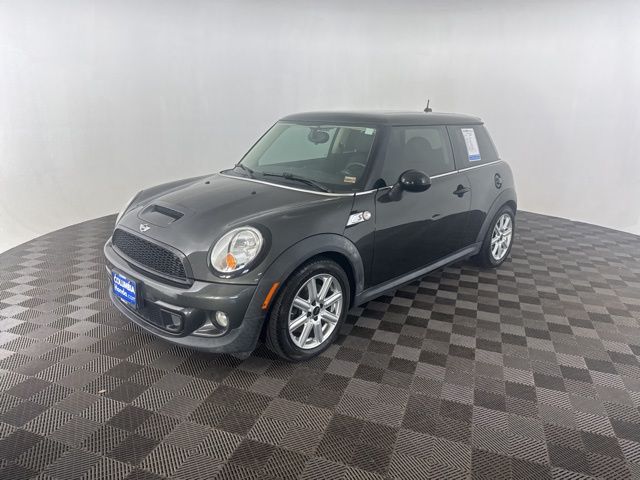 2013 Mini Cooper 2 Door Hardtop S photo 2