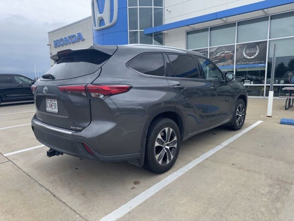Used 2020 Toyota Highlander XLE SUV