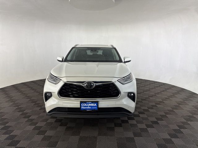 2021 Toyota Highlander Limited photo 2