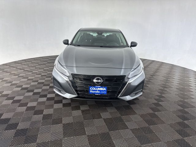 2024 Nissan Altima 2.5 SV photo 2